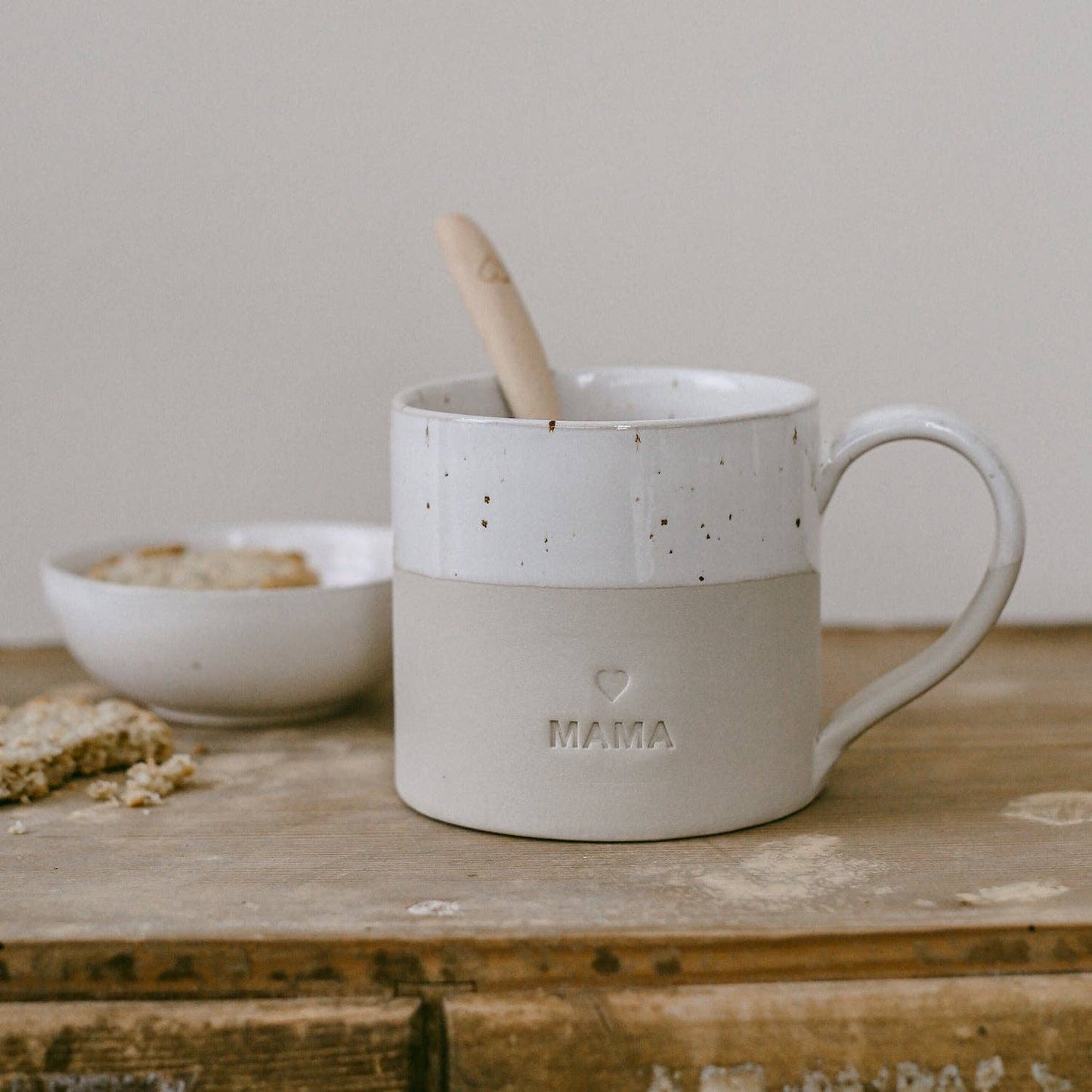 Handmade Mama earthenware mug from Portugal with a 400ml capacity, designed for tea, coffee and gifting.