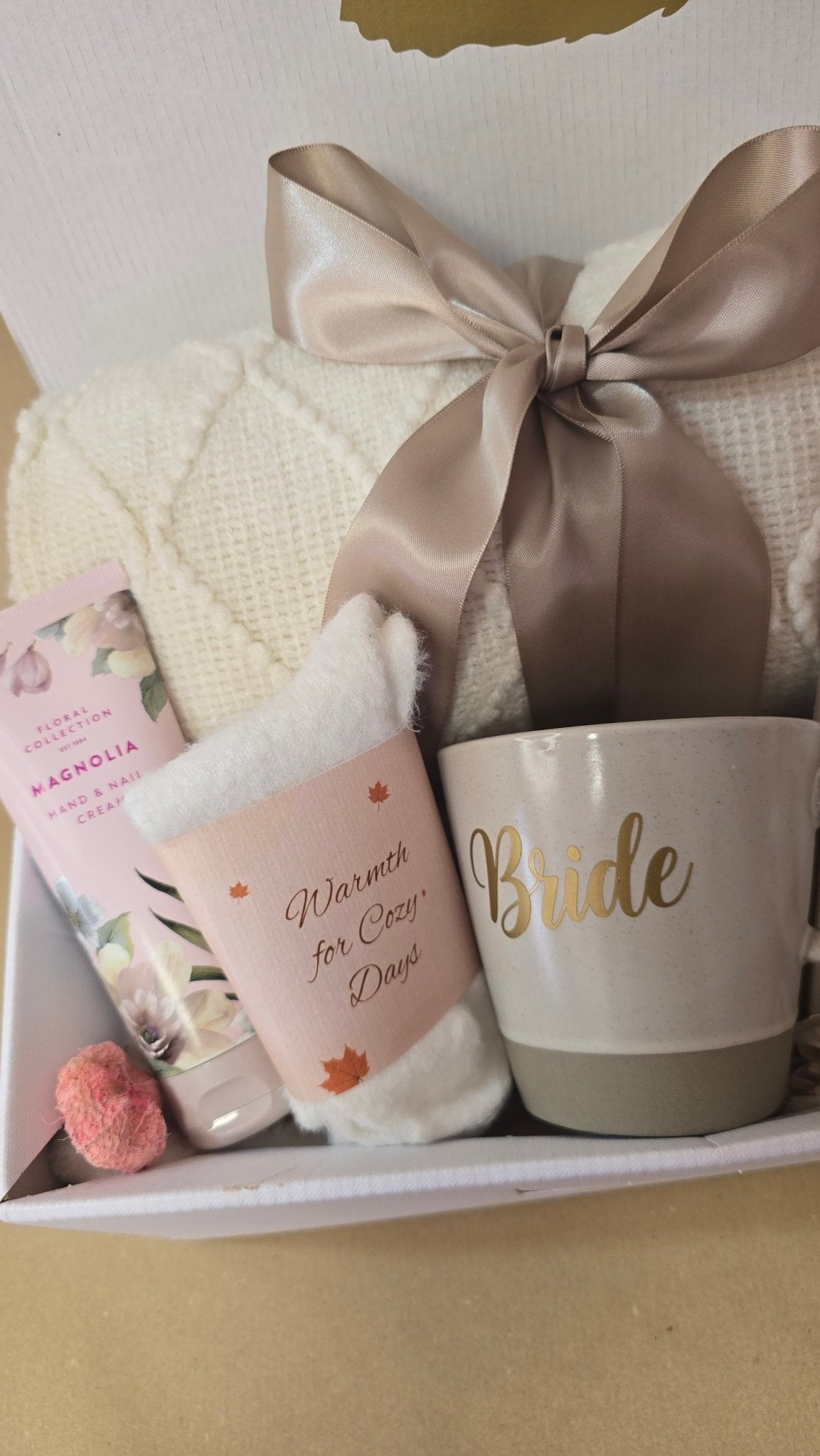 Bride - to - Be Gift Box | Cozy & Sweet Wedding Set - Gifting CY - Cyprus -