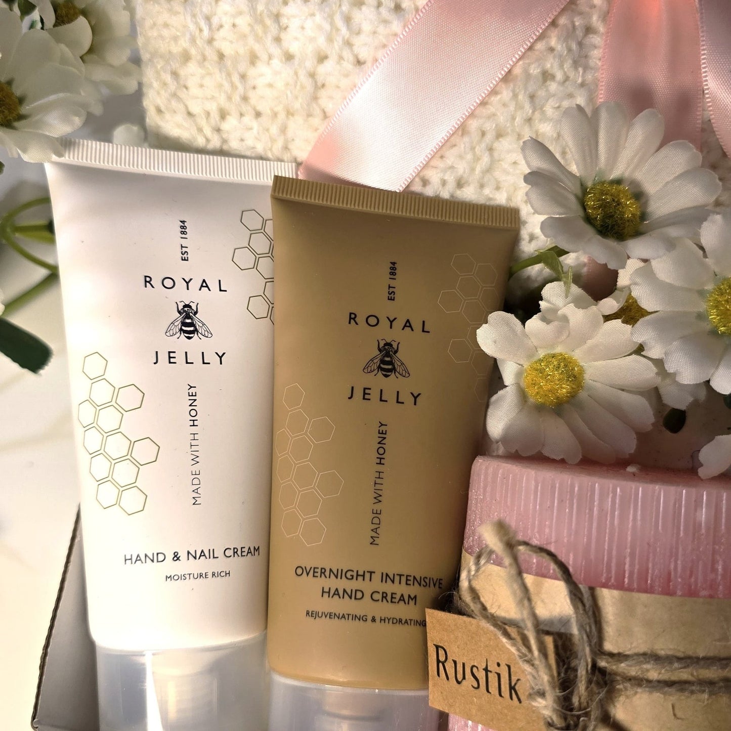 Honey Bee Gift Box - Gifting CY - Cyprus -
