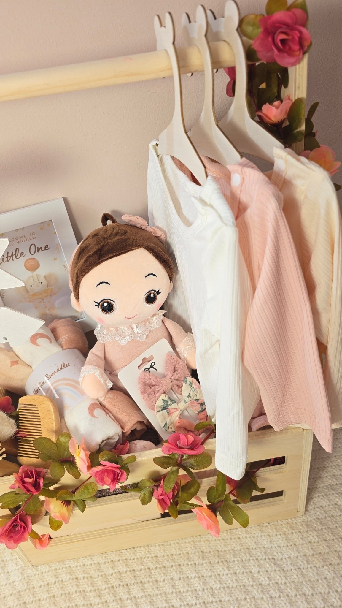 Personalized Newborn Baby Girl Gift Hamper - Gifting CY - Cyprus -