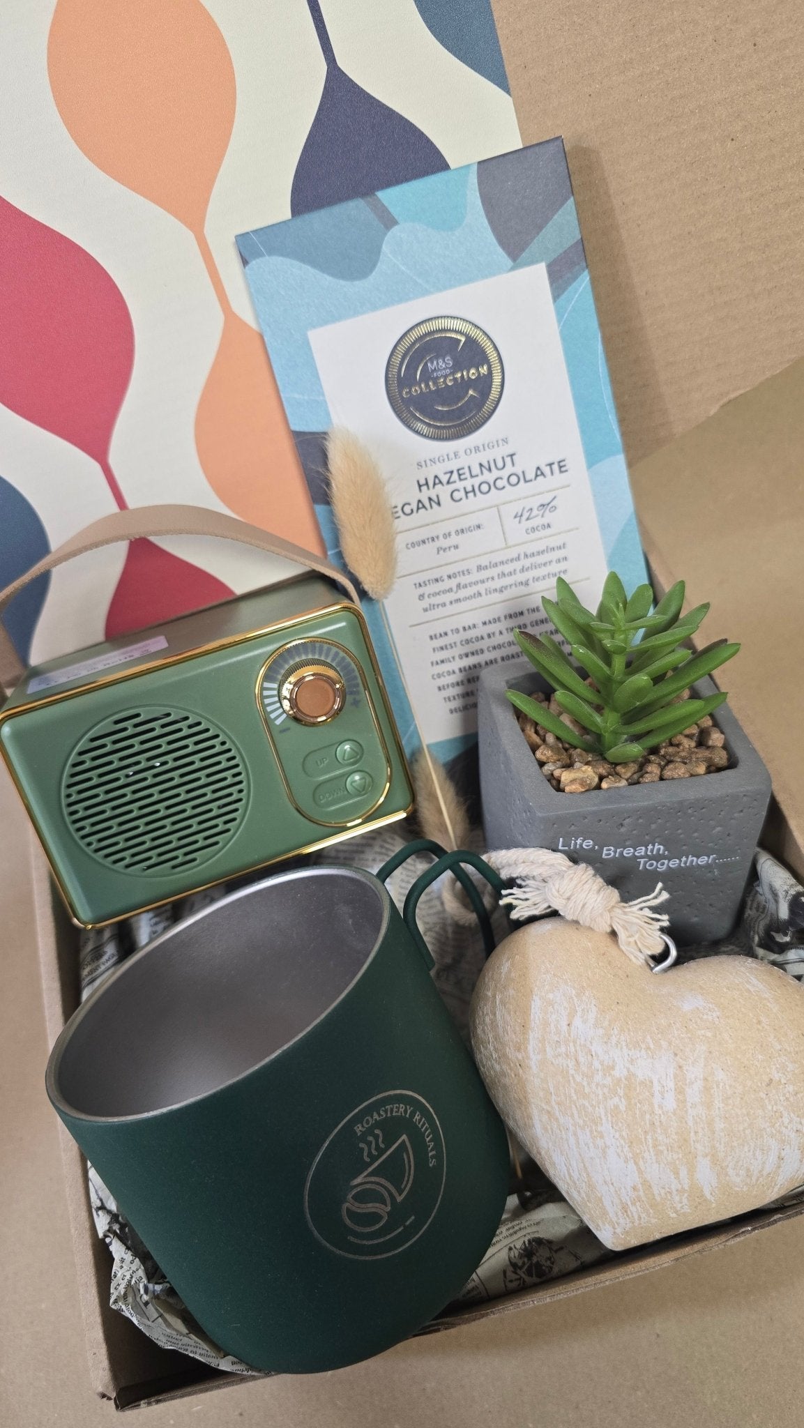 The Retro Lovers Box - Gifting CY - Cyprus -