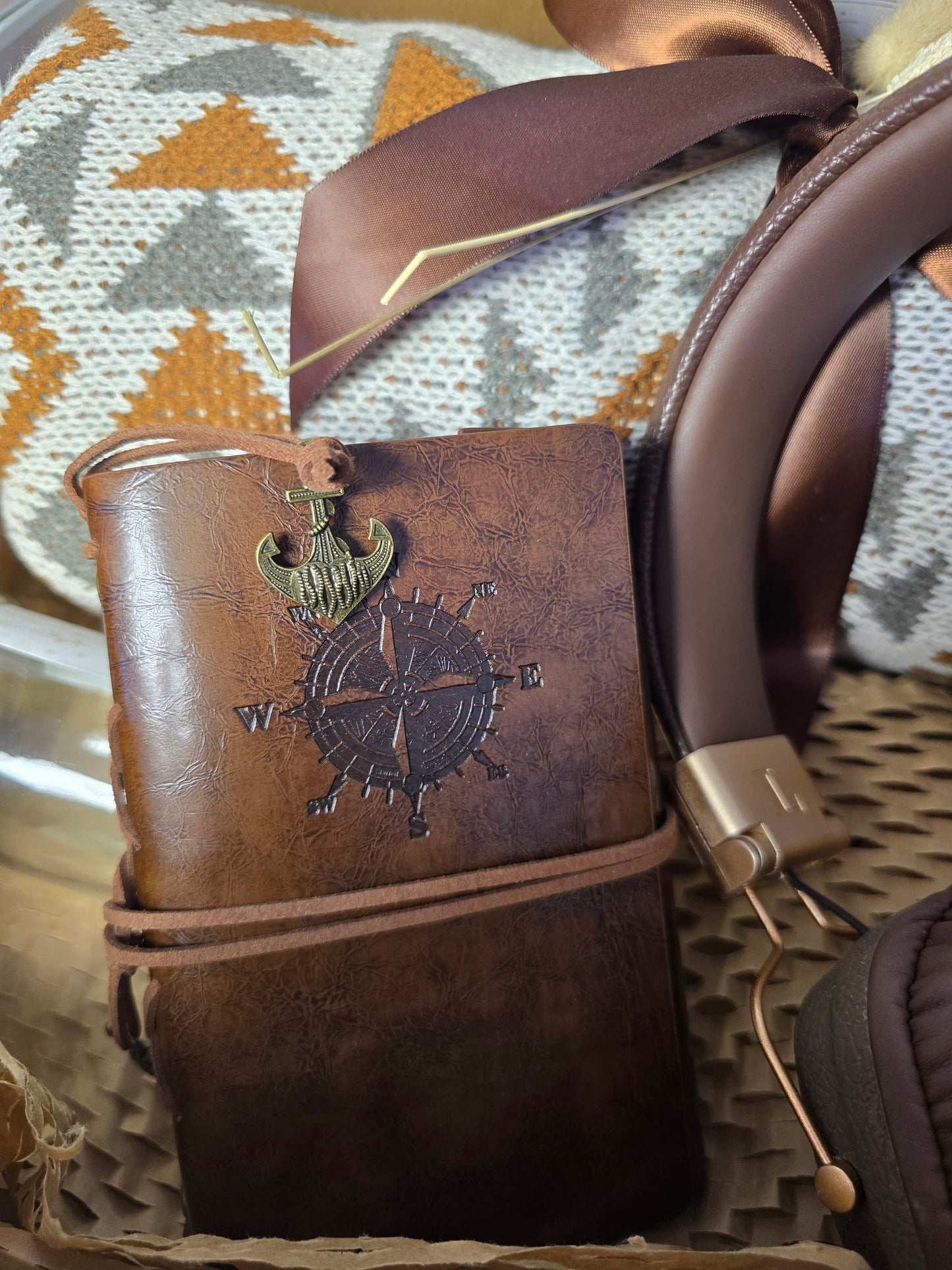 Wanderlust Adventure Gift Box – Cozy Travel Edition