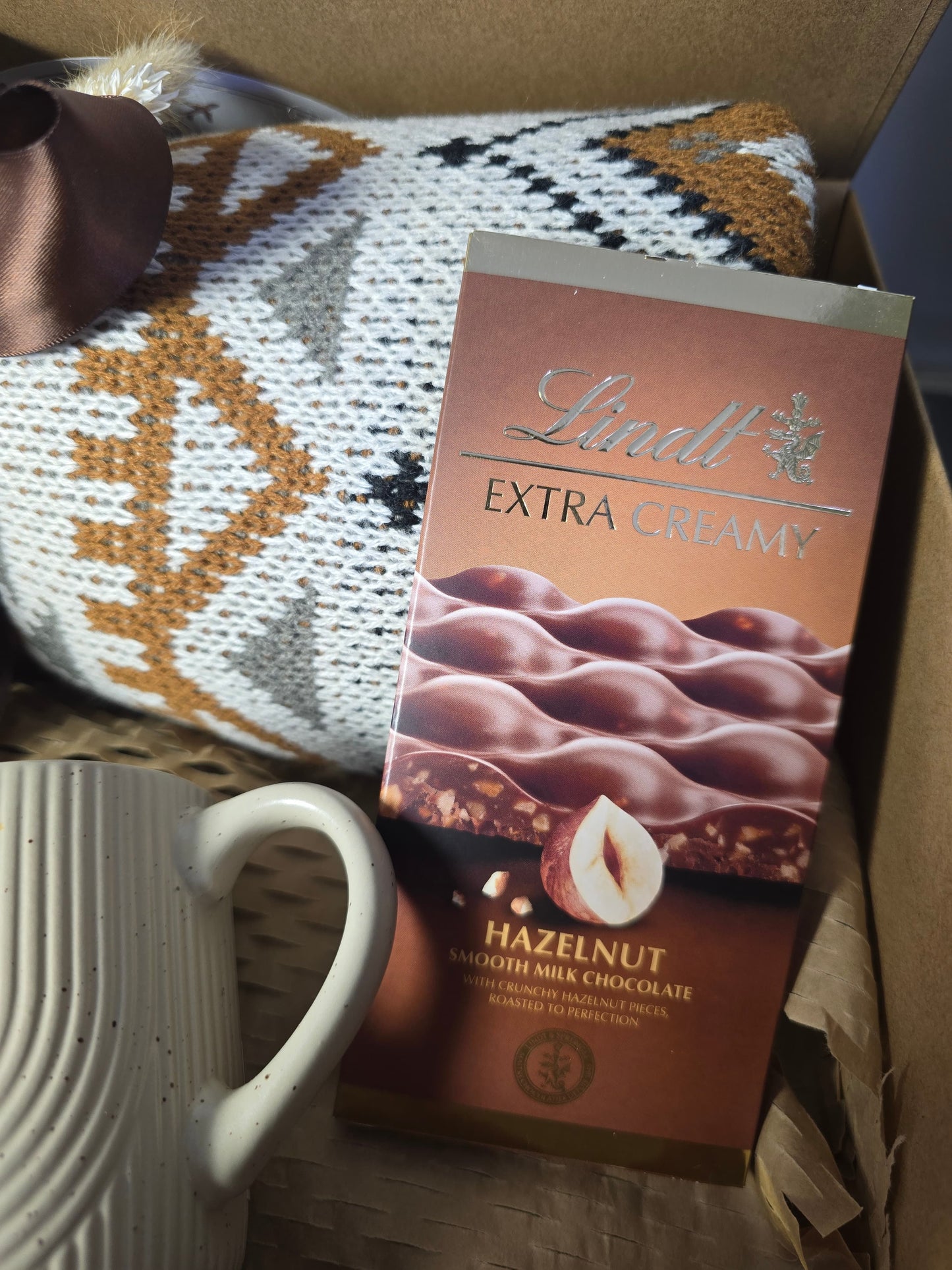 Wanderlust Adventure Gift Box – Cozy Travel Edition