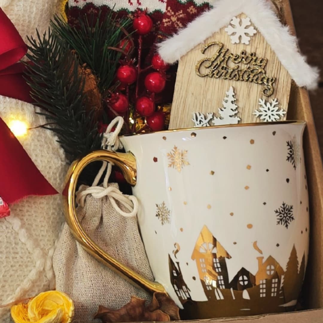 Warm Wishes Christmas Gift Box – Cozy Holiday Comfort Set