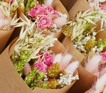 Dried Flowers Market More - Pink Elegance