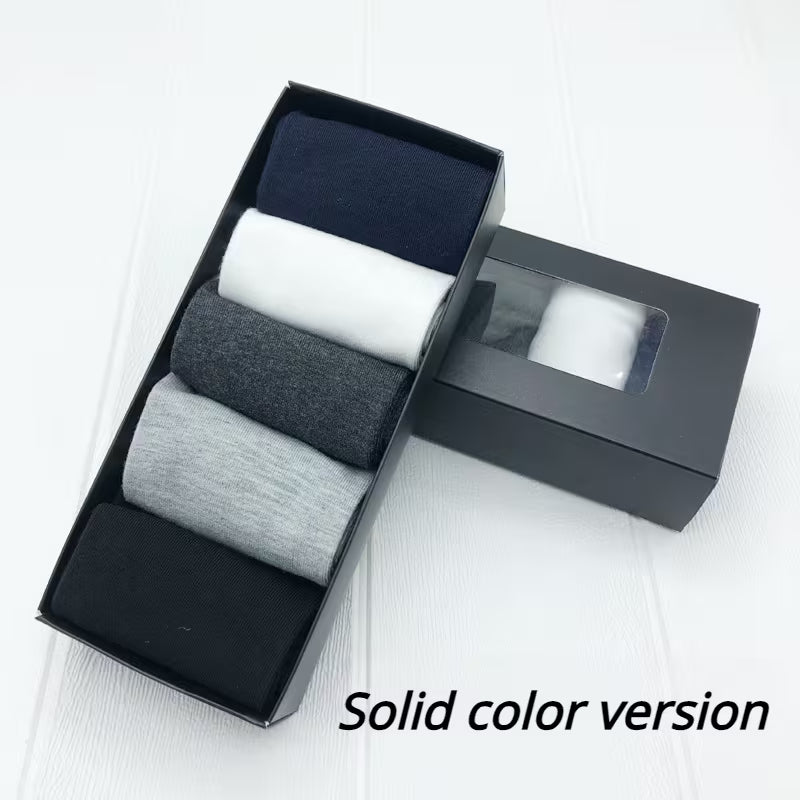 Men’s socks neatly displayed, ideal for everyday wear and gift boxes
