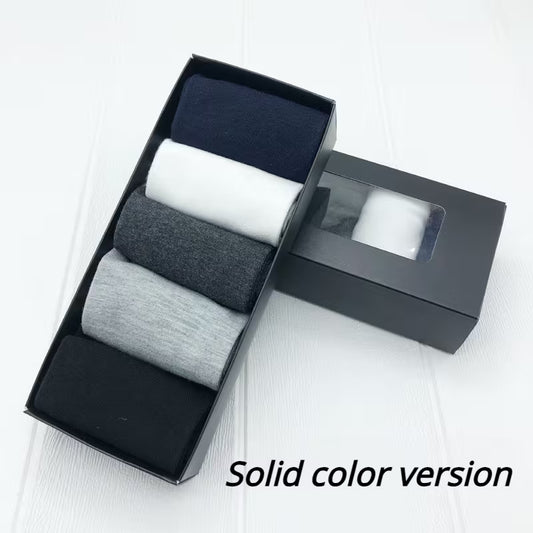 Men’s socks neatly displayed, ideal for everyday wear and gift boxes