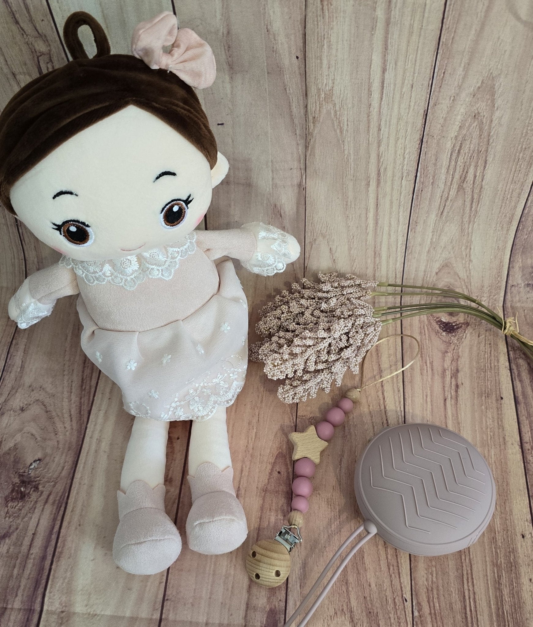 Blush and Bloom Wooden Newborn Rack - Gifting CY - Cyprus - 