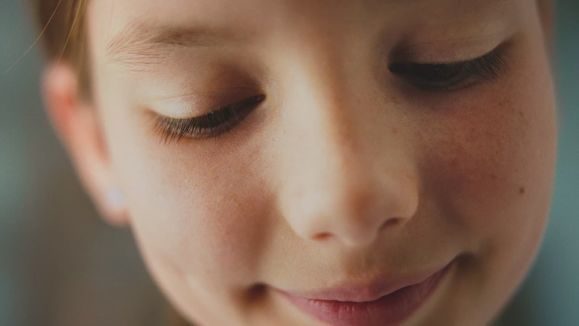 Bildits Gift Box is a hands-on educational construction kit that allows children to build a real house using miniature bricks, cement, and tools. Cyprus & Europe