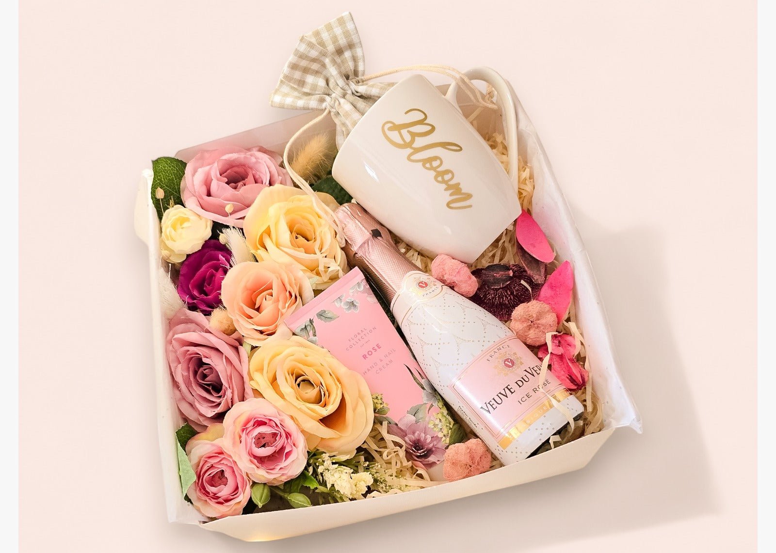 Rosé & Bloom Delight - Gifting CY - Cyprus - 