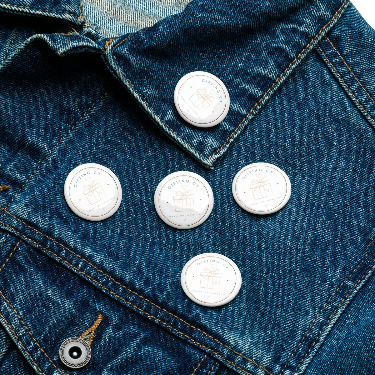 Set of pin buttons - Gifting CY - Cyprus -