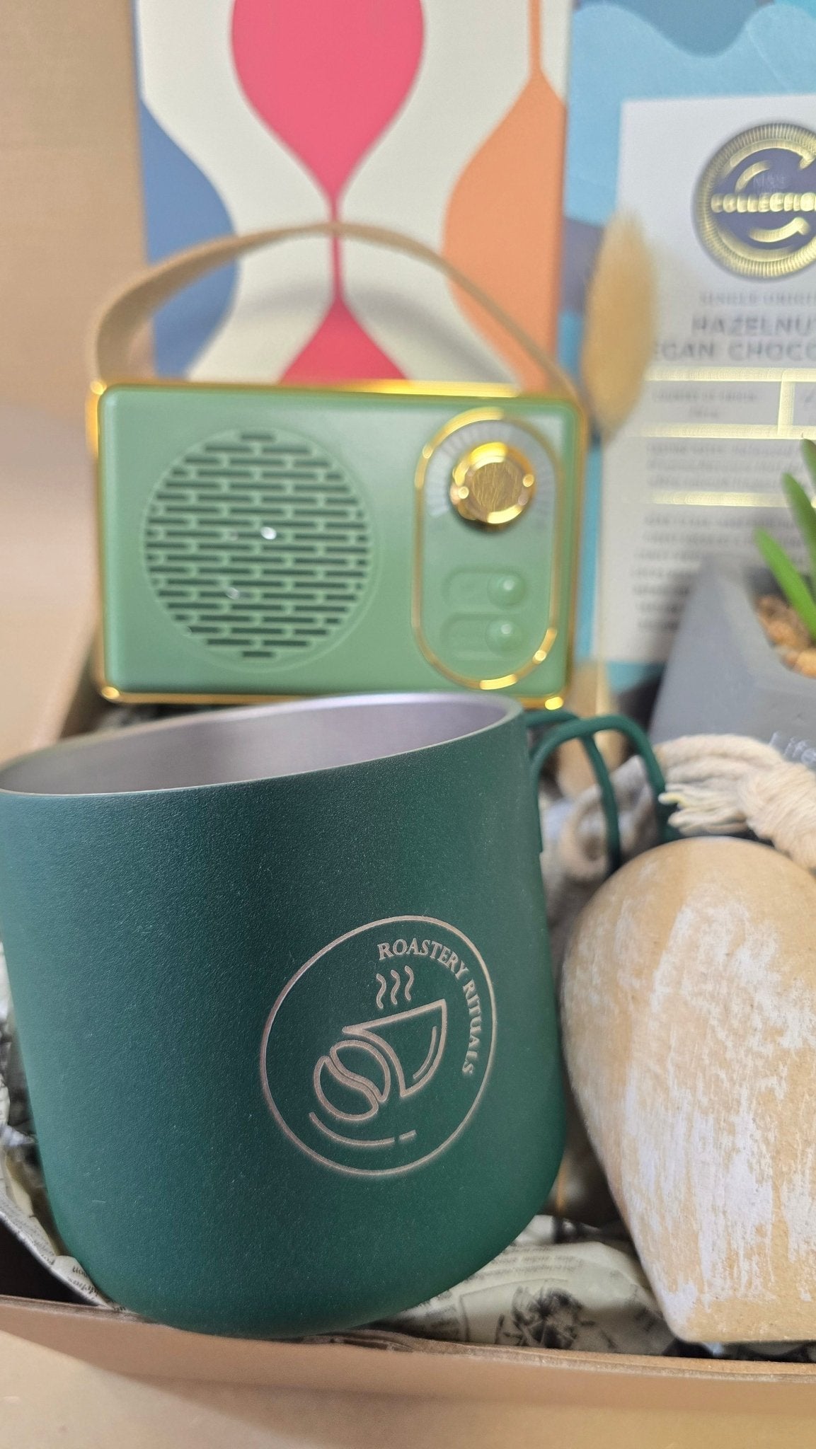 The Retro Lovers Box - Gifting CY - Cyprus - 