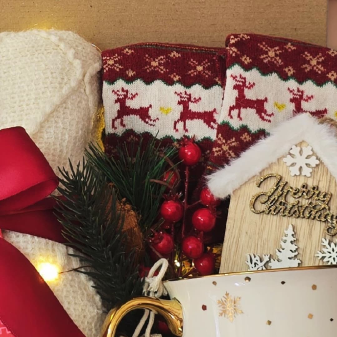 Warm Wishes Christmas Gift Box – Cozy Holiday Comfort Set - Gifting CY - Cyprus - 
